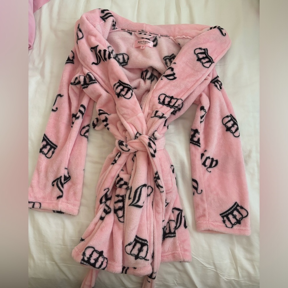 Pink juicy couture robe